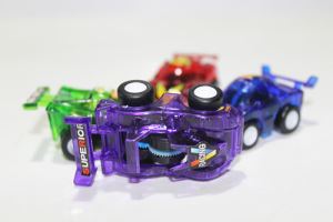Trasparente colorato Baby Pull posteriore auto giocattolo giocattolo della capsula